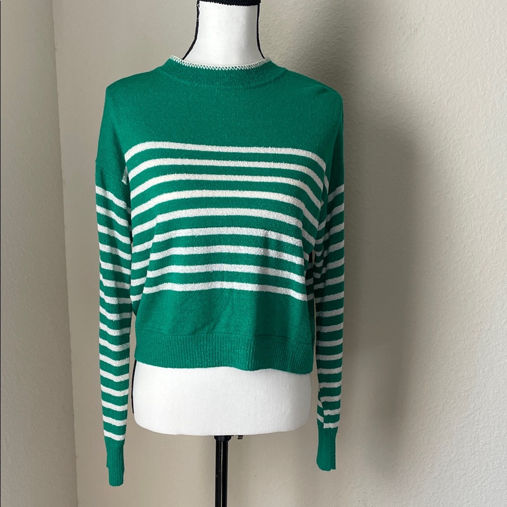 Monrow Sweater . NEW with tags . Kelly Green/ cream .  Boxy Sz Small